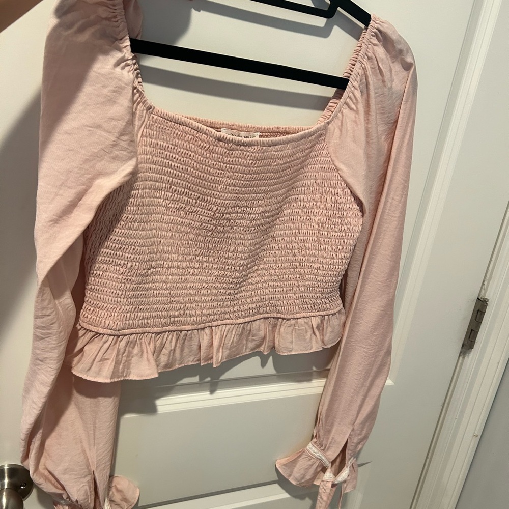 Boutique long sleeve shirt with ribbon at wrists